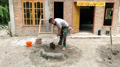 TMMD Ke 128 Kodim 0308/Padang Pariaman Renovasi Mushola Al- Mukmin