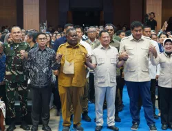 Danrem 181/PVT Sambut Kedatangan Menteri Dalam Negeri di Sorong