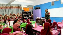 Babinsa Koramil 1405-01/Ujung Tanamkan Nilai Kedisiplinan Sejak Dini kepada Siswa SD Negeri 1 Parepare