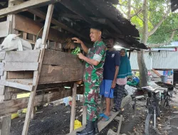 Cegah PMK, Babinsa Koramil 1404-07/Lembang Laksanakan Pemantauan Ternak Kambing Milik Warga