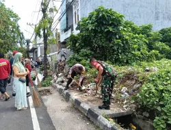 Babinsa 01/Ujung Bersama Warga Mallusetasi Gelar Karya Bhakti, Wujudkan Lingkungan Bersih dan Asri