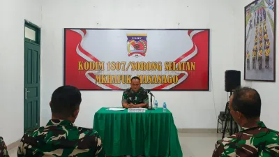 Dandim 1807/Sorsel Gelar Jam Komandan Perdana, Tekankan Disiplin dan Soliditas Prajurit