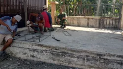 Bentuk Kedekatan Dengan Warga Babinsa Koramil 02/Seunagan Komsos Dengan Warga Di Desa Binaan
