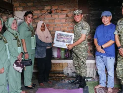 Semarak Hut Ke – 81 TNI, Kodim 0907/Tarakan Salurkan Tali Asih kepada Warga dan Warakawuri 