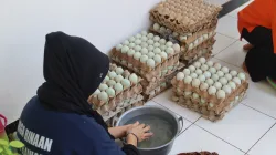 Telur Asin Jadi Bekal Produktif, Warga Binaan Perempuan Rutan Pelaihari Asah Kemandirian