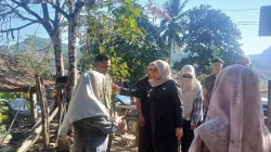 Babinsa Koramil 1405-08 Dampingi Kunjungan Bupati Barru di Desa Jangan-Jangan