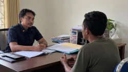Di Tengah Kabut Asap, PK Bapas Palu Tetap Pastikan Kesiapan Lingkungan Klien Pembebasan Bersyarat