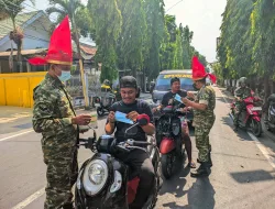 Lindungi Warga dari Asap Karhutla, Kodim 1404/Pinrang Turun Bagikan Masker