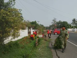 Gotong Royong Lintas Sektor, Kodim 1404/Pinrang dan Mahasiswa KKN Bersihkan Saluran Air
