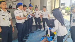 Lapas Ambarawa Bagikan Vitamin dan Minuman Isotonik untuk Jaga Kebugaran Petugas